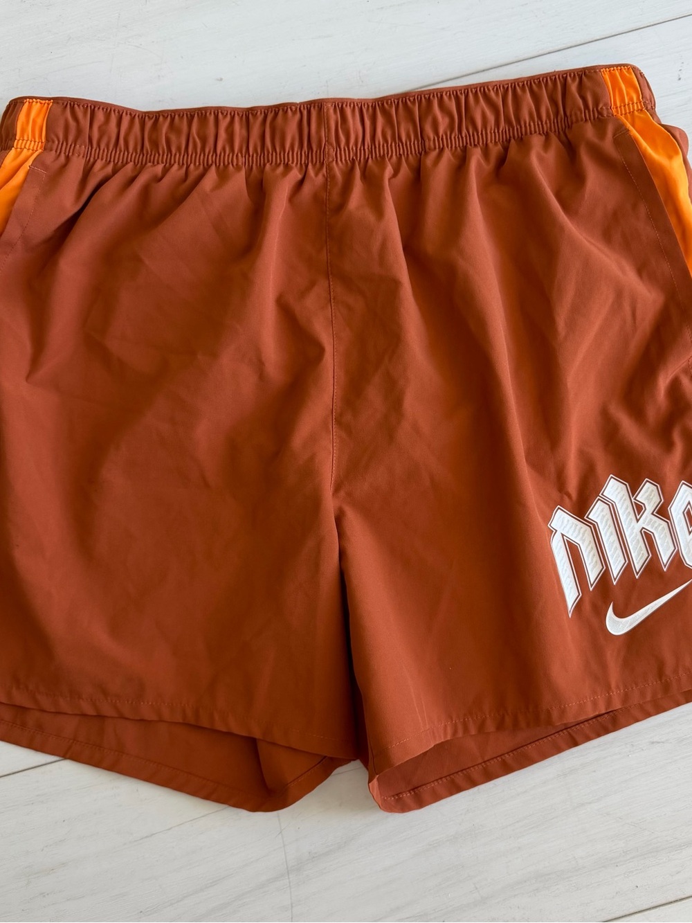 Nike Dri-FIT Run Division Challenger Men's Large Orange Lined Running Shorts